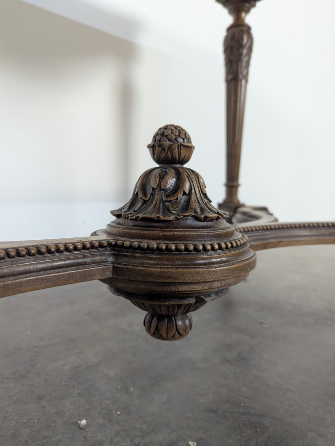 Table de milieu de style Louis XVI en noyer