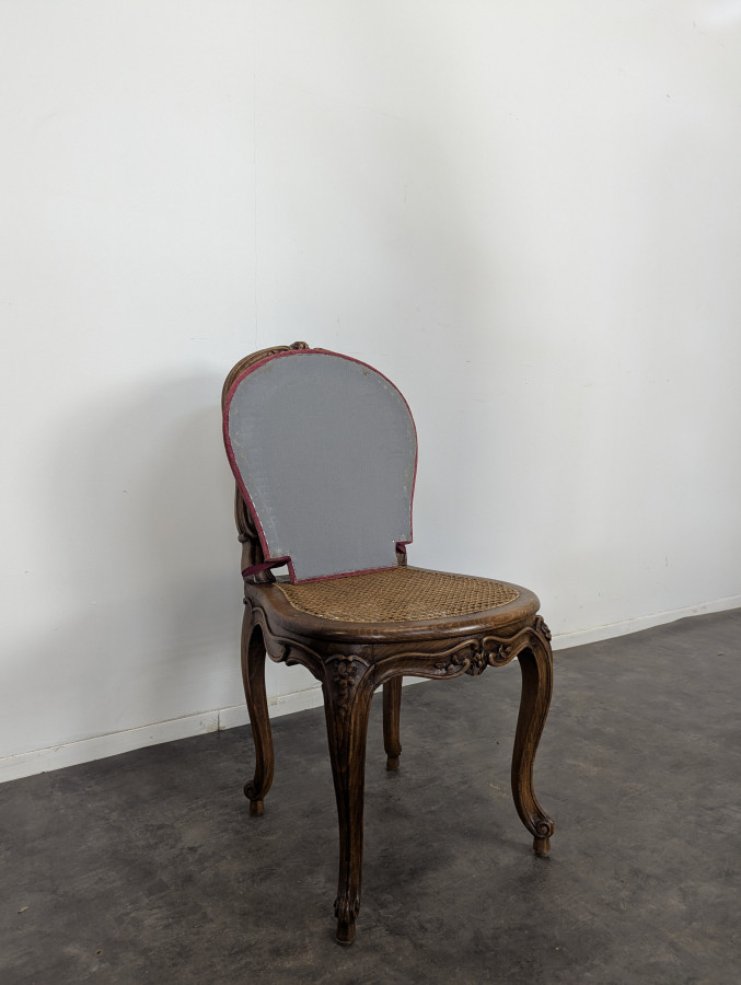 Série de 8 chaises cannées de style Louis XV