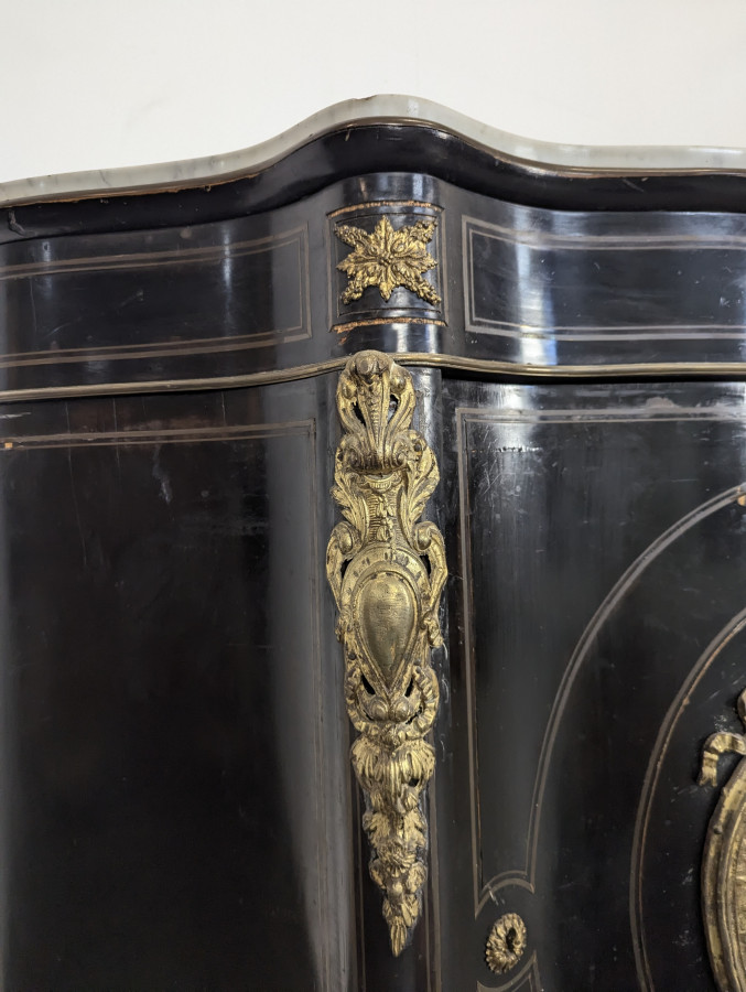 Meuble d'appui Napoléon III avec médaillon en Bronze