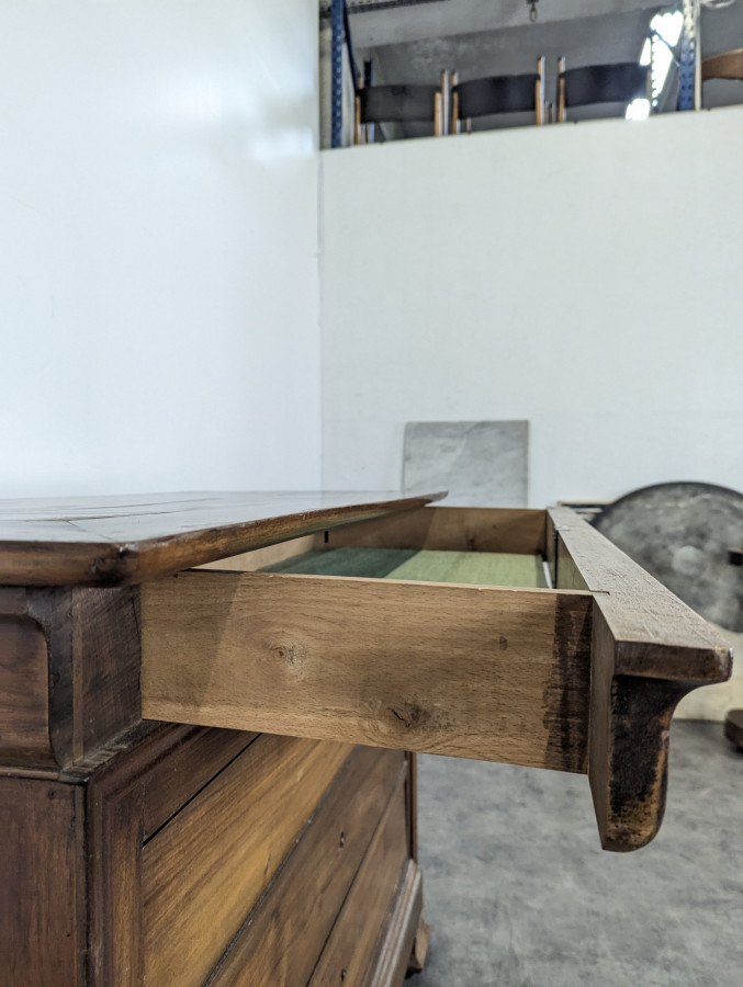 Commode d'époque Louis Philippe en noyer massif