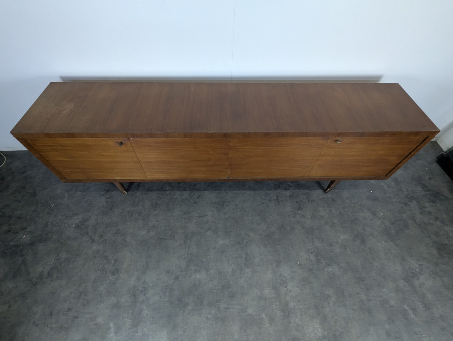 Grande enfilade moderniste en teck