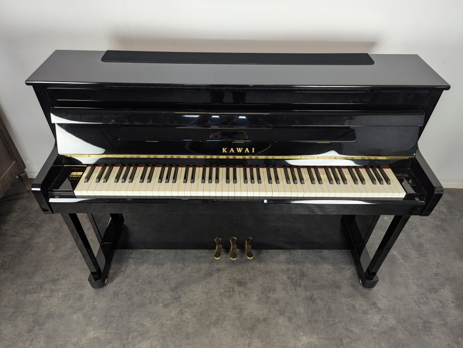 Piano droit Kawai C9S et Ottoman laqué noir