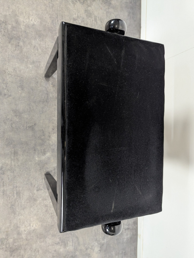 Piano droit Kawai C9S et Ottoman laqué noir