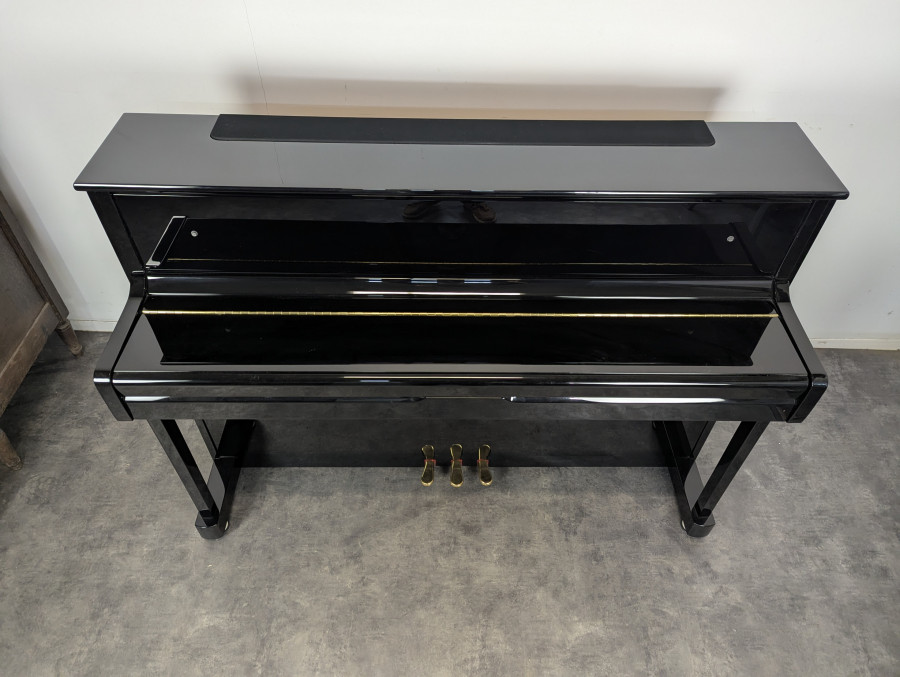 Piano droit Kawai C9S et Ottoman laqué noir