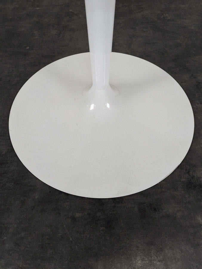 Table tulipe inspiration Saarinnen plateau en verre  marque Calligaris