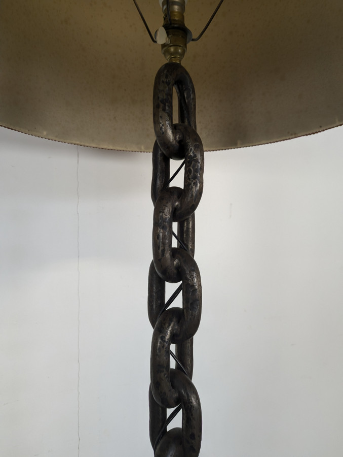 Lampadaire chaine art populaire style Franz West