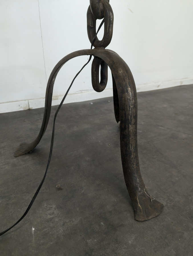 Lampadaire chaine art populaire style Franz West