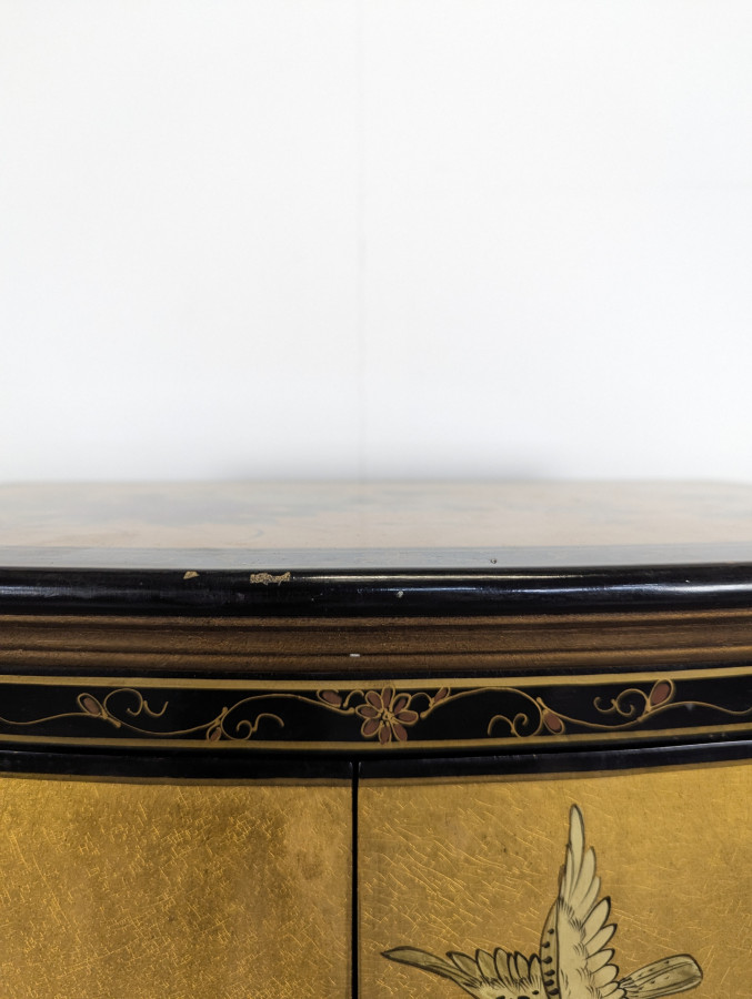 Cabinet doré laqué chinois