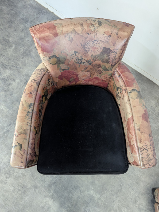 Paire de fauteuils Roche Bobois motifs fleuri