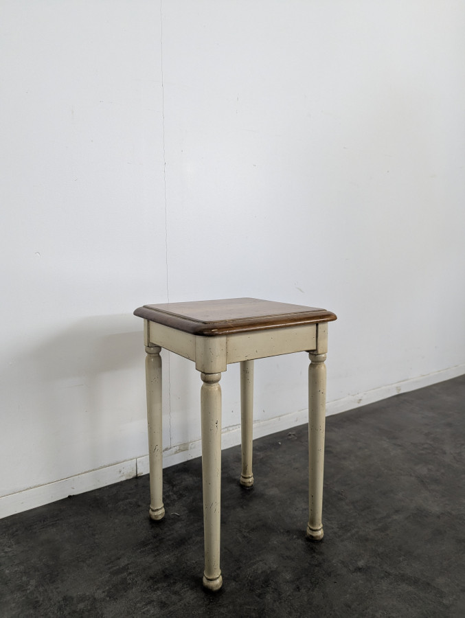 Tabouret laqué et cerusé