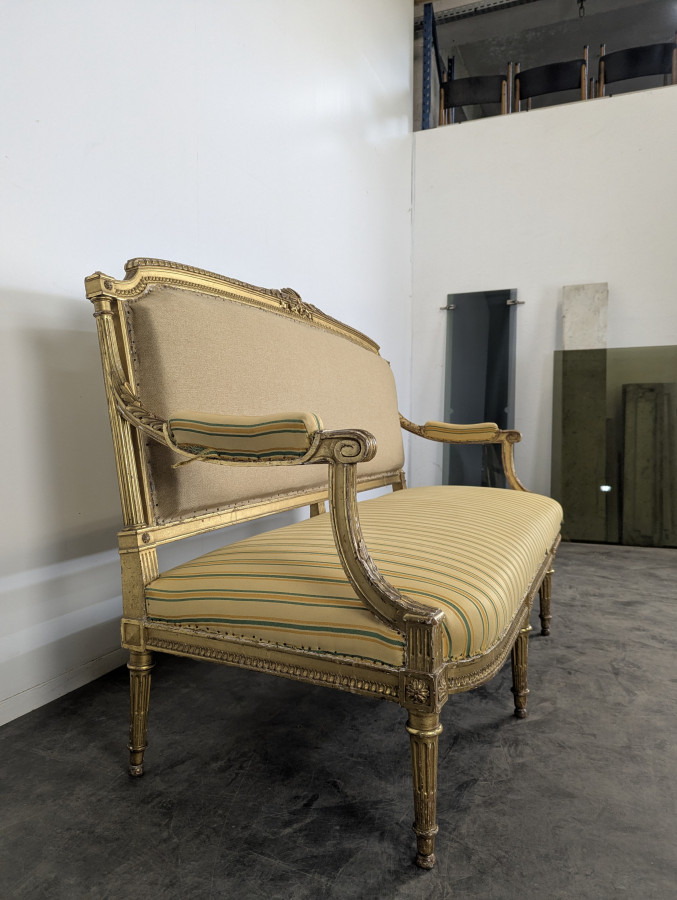 Canapé de style Louis XVI époque Napoléon III en bois doré