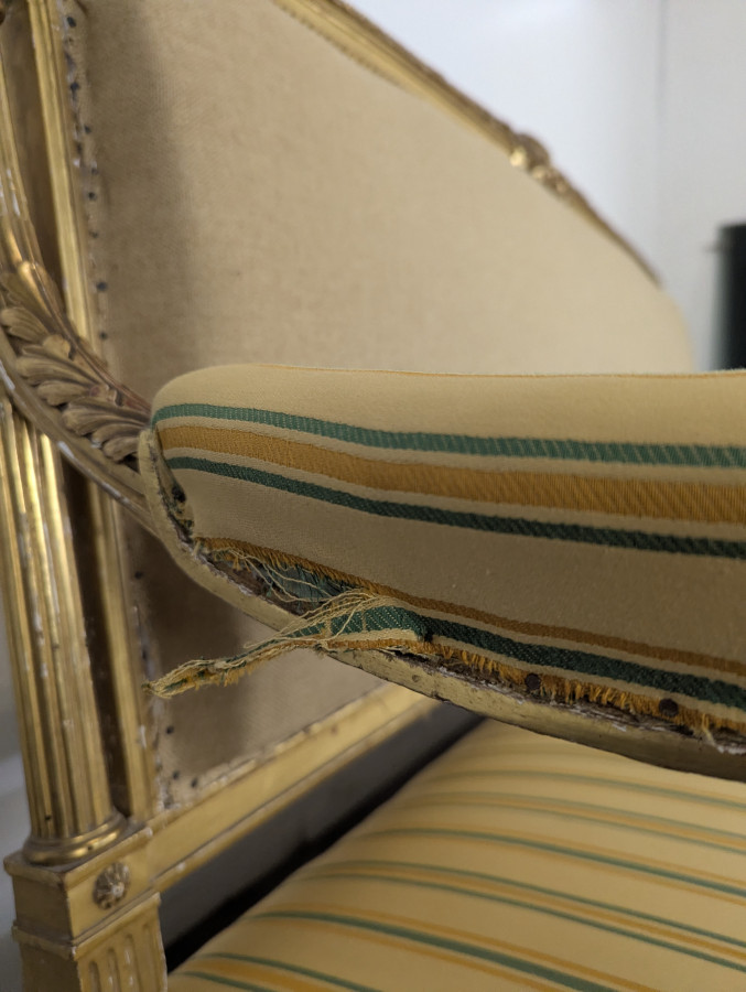 Canapé de style Louis XVI époque Napoléon III en bois doré