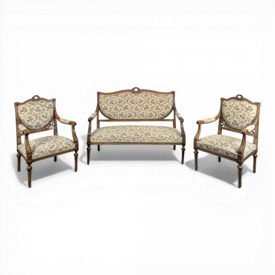 Salon de style Louis XVI dossier écusson époque XIXe