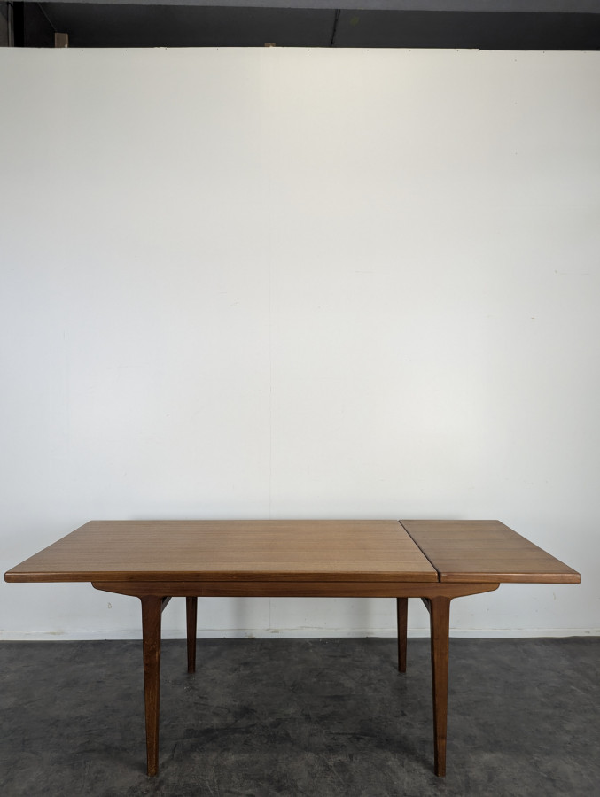 Table scandinave en teck