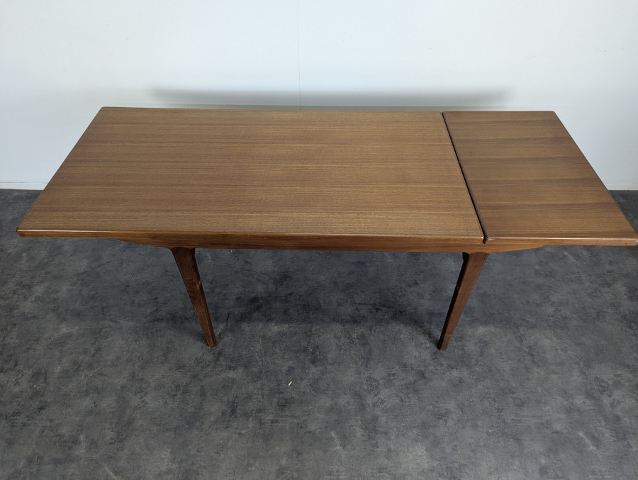 Table scandinave en teck