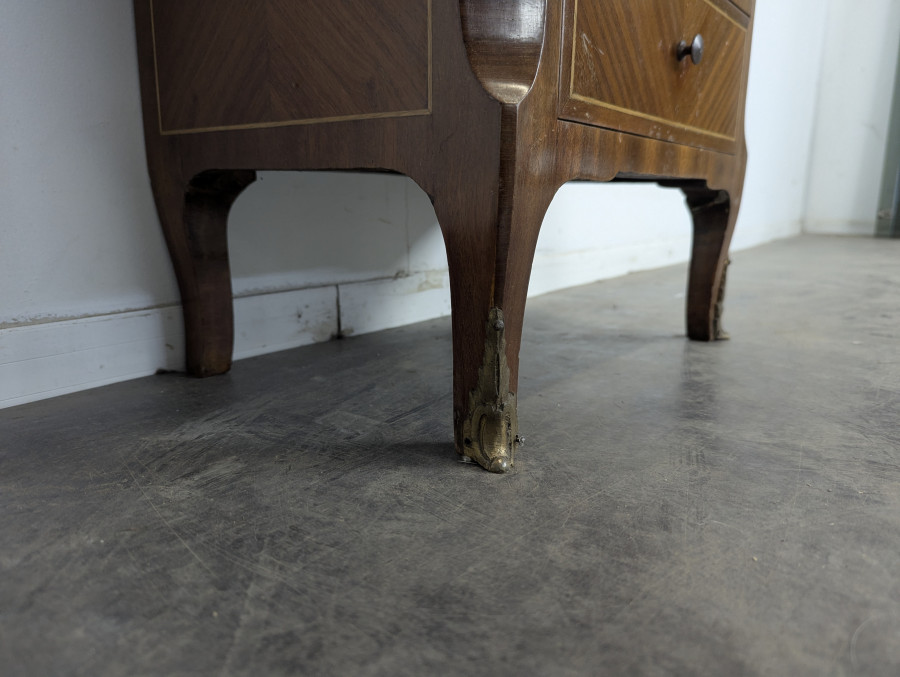 Petit chiffonnier en bois de rose de style transition