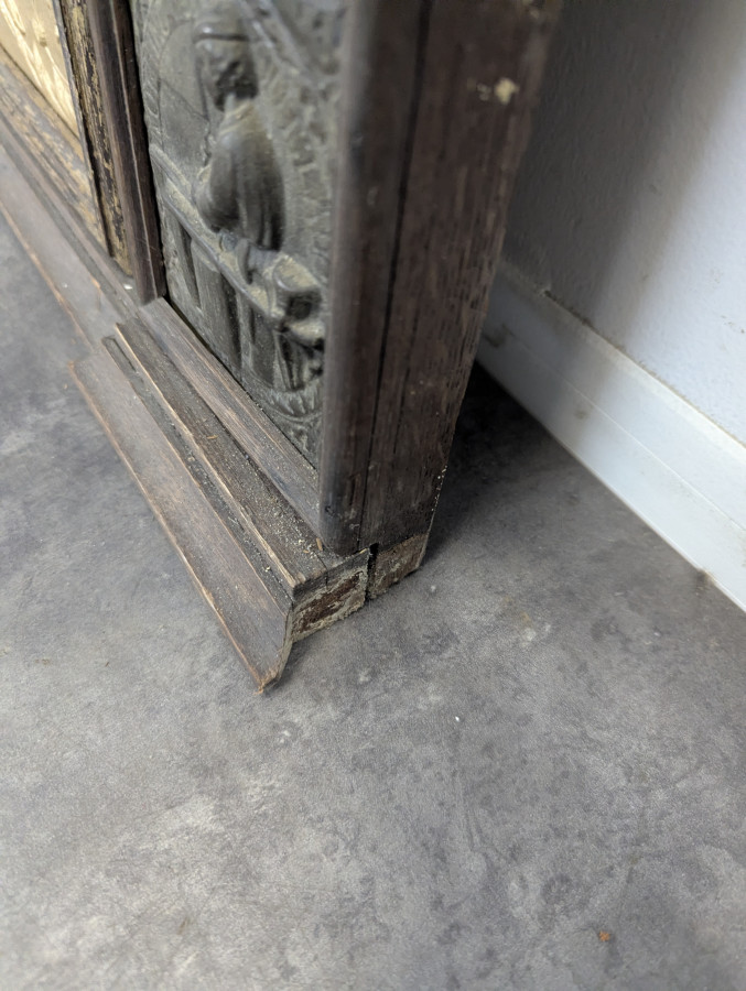 Miroir de style Renaissance bois et cuivre thématique de l'artisanat