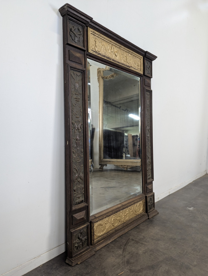 Miroir de style Renaissance bois et cuivre thématique de l'artisanat