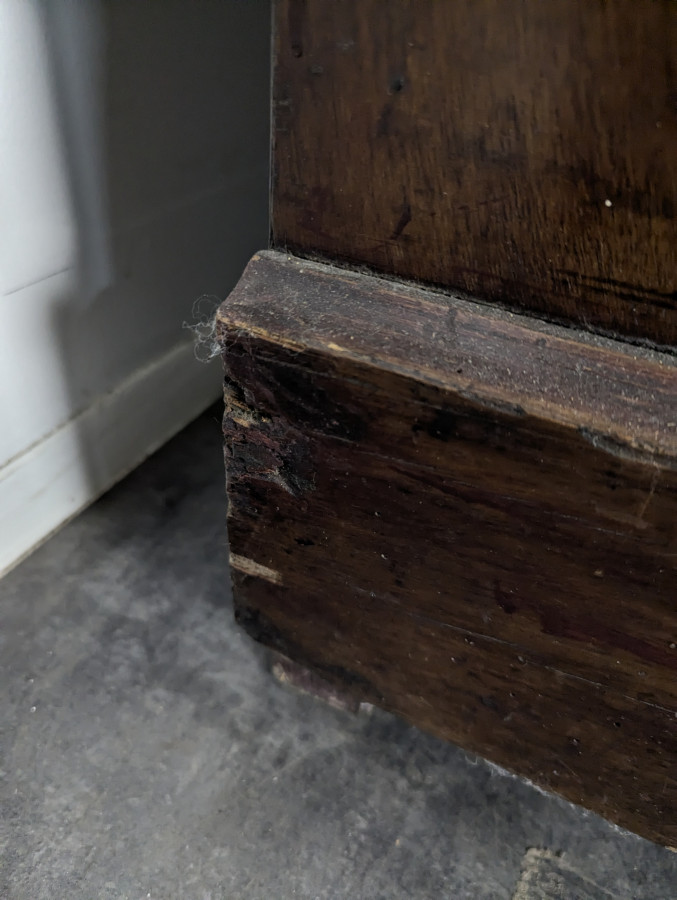Commode en acajou flammée époque Louis Philippe