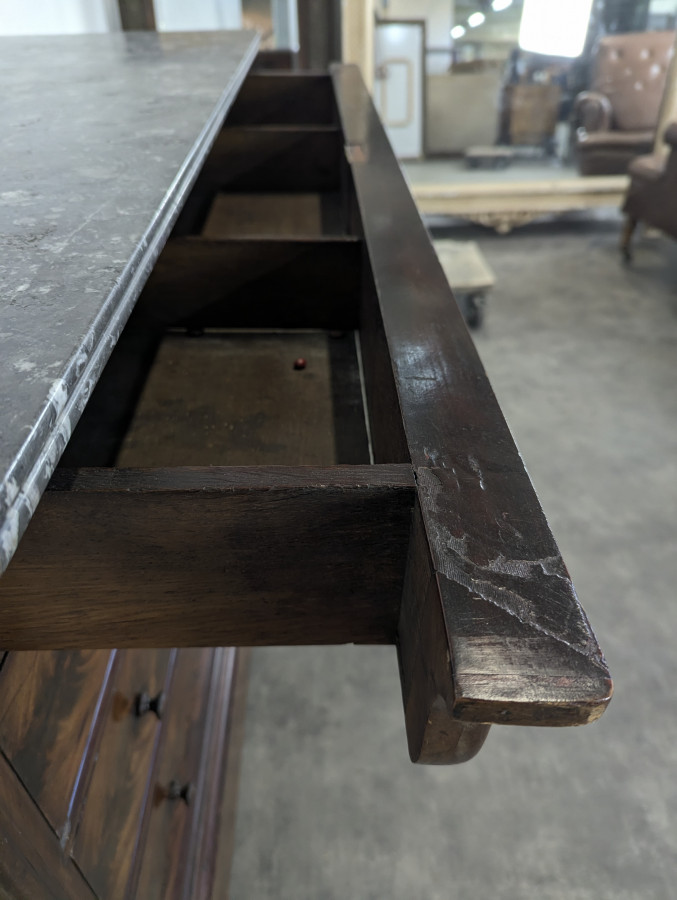 Commode en acajou flammée époque Louis Philippe