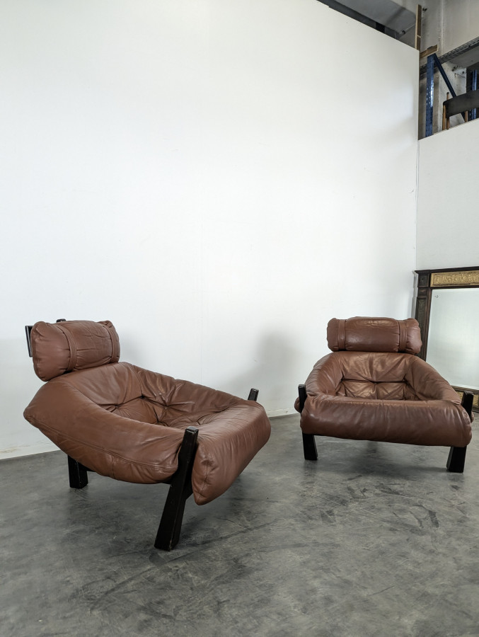 Paire de fauteuils de Gérard Van Den Berg en cuir