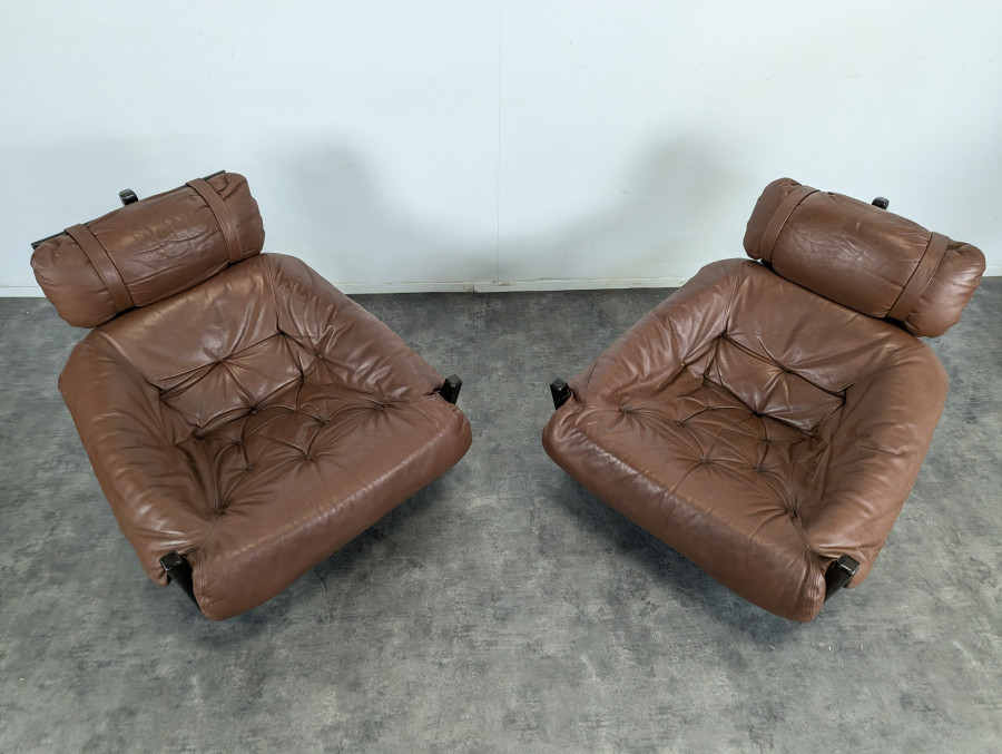 Paire de fauteuils de Gérard Van Den Berg en cuir