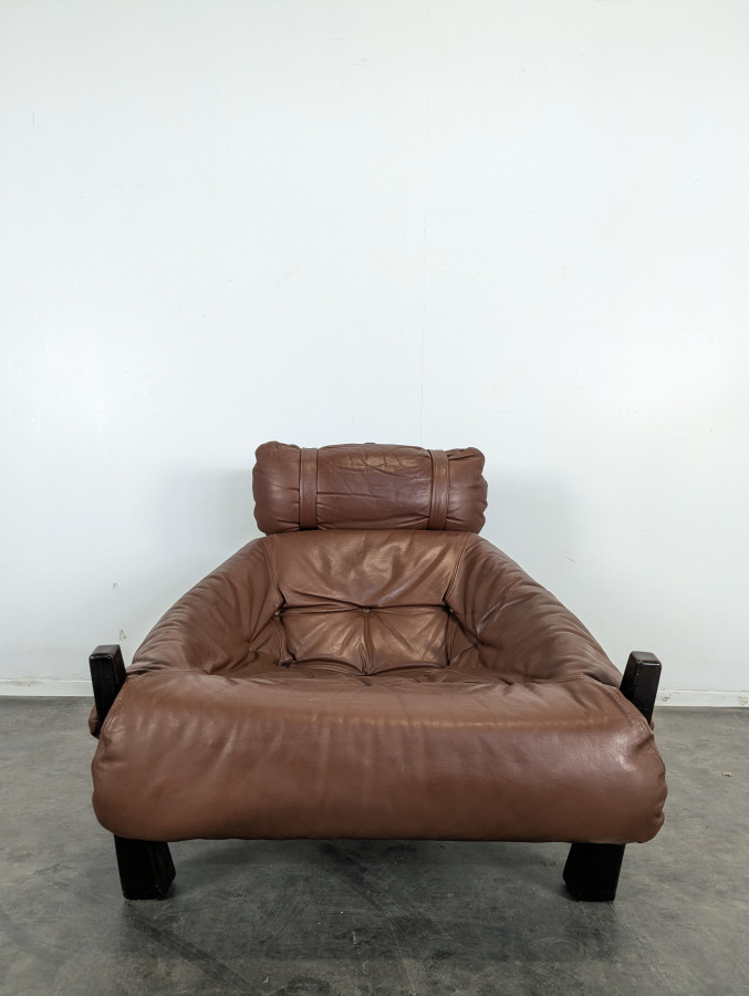 Paire de fauteuils de Gérard Van Den Berg en cuir