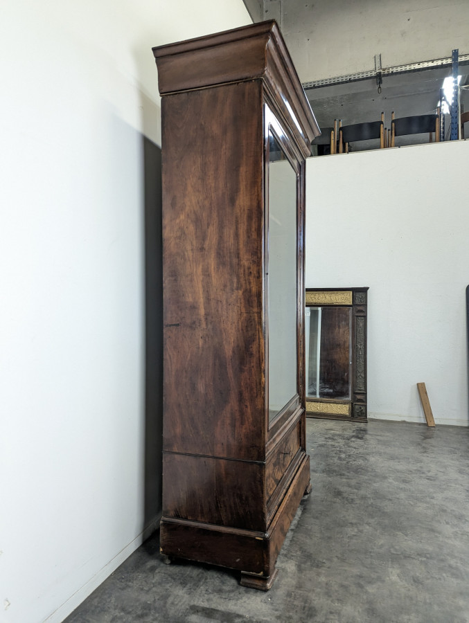 Armoire vitrée en Acajou flammé Epoque Louis Philippe