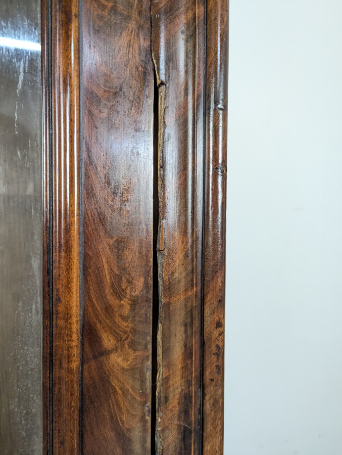 Armoire vitrée en Acajou flammé Epoque Louis Philippe