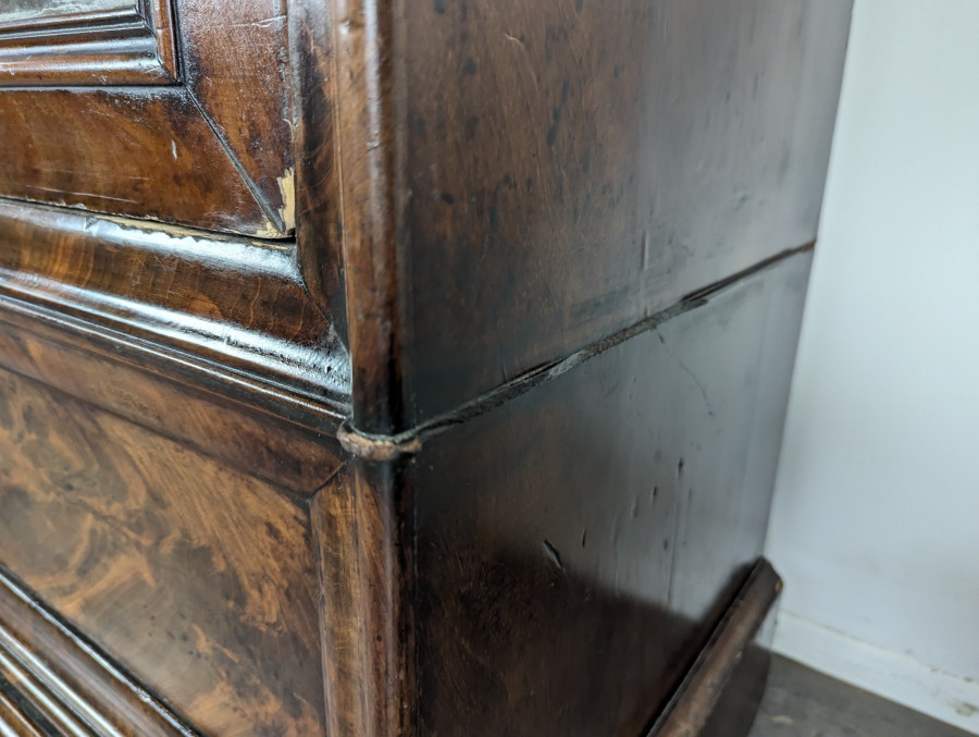 Armoire vitrée en Acajou flammé Epoque Louis Philippe
