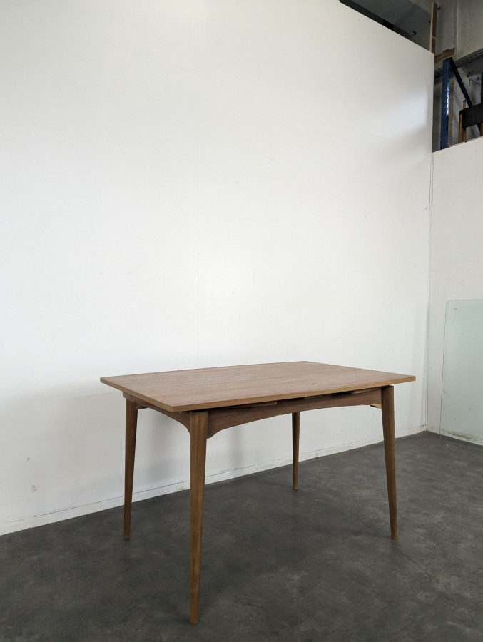 Table scandinave en teck