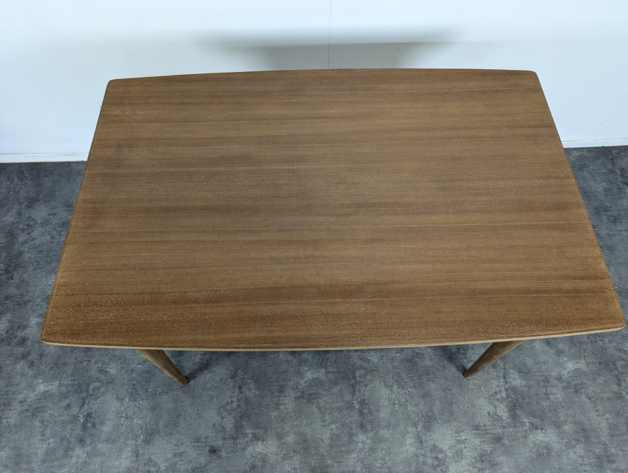 Table scandinave en teck
