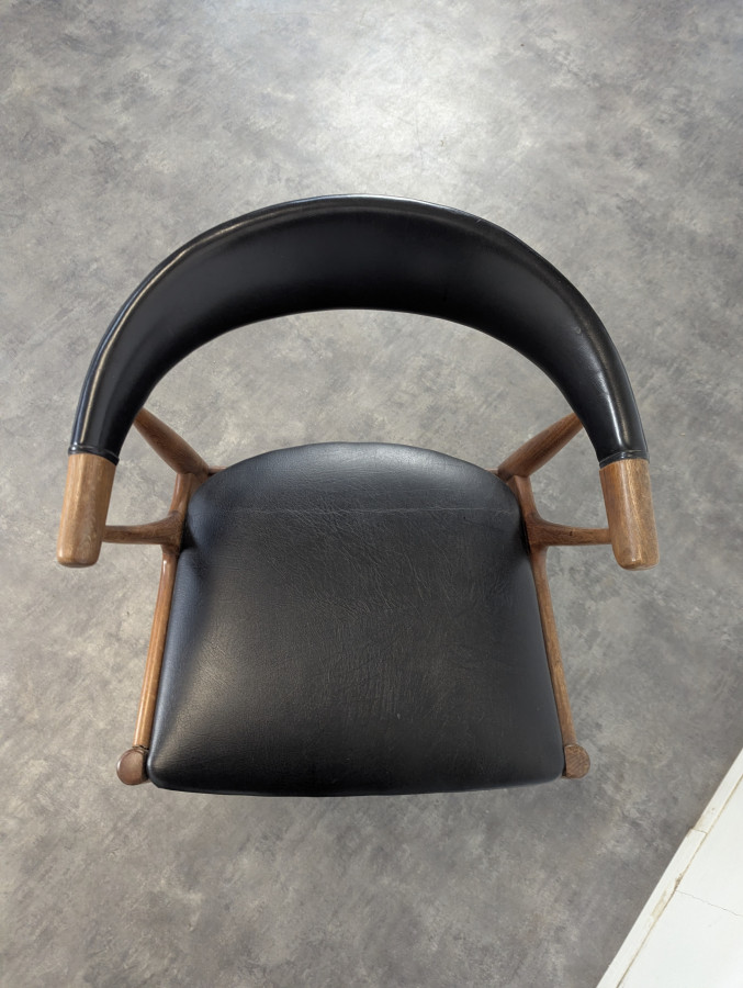 Fauteuil scandinave en teck de Johannes Andersen Modèle BA113