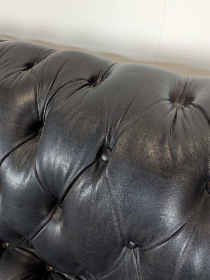 Canapé Chesterfield noir 4 places