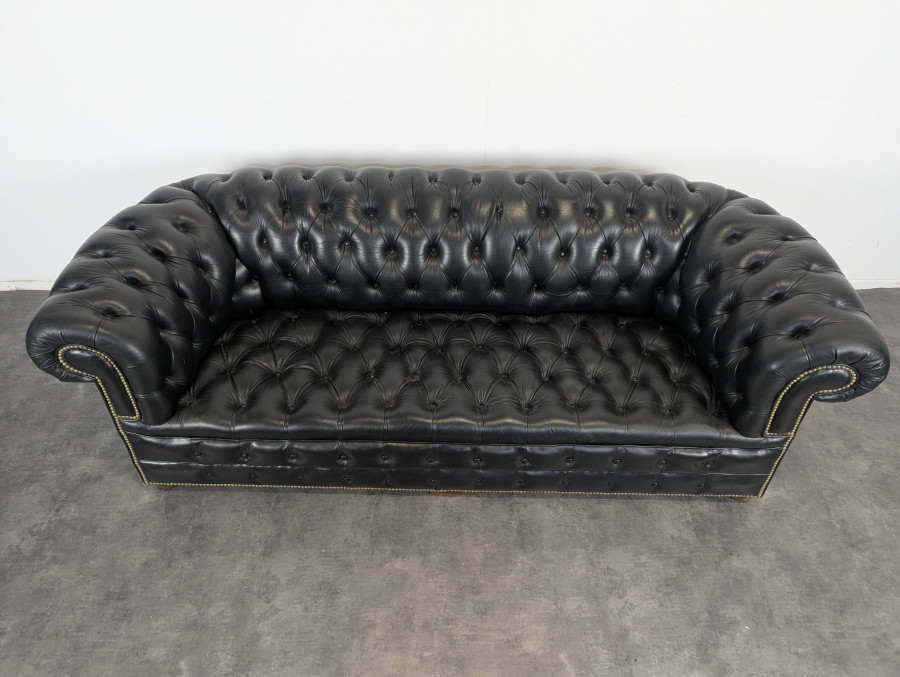 Canapé Chesterfield noir 4 places