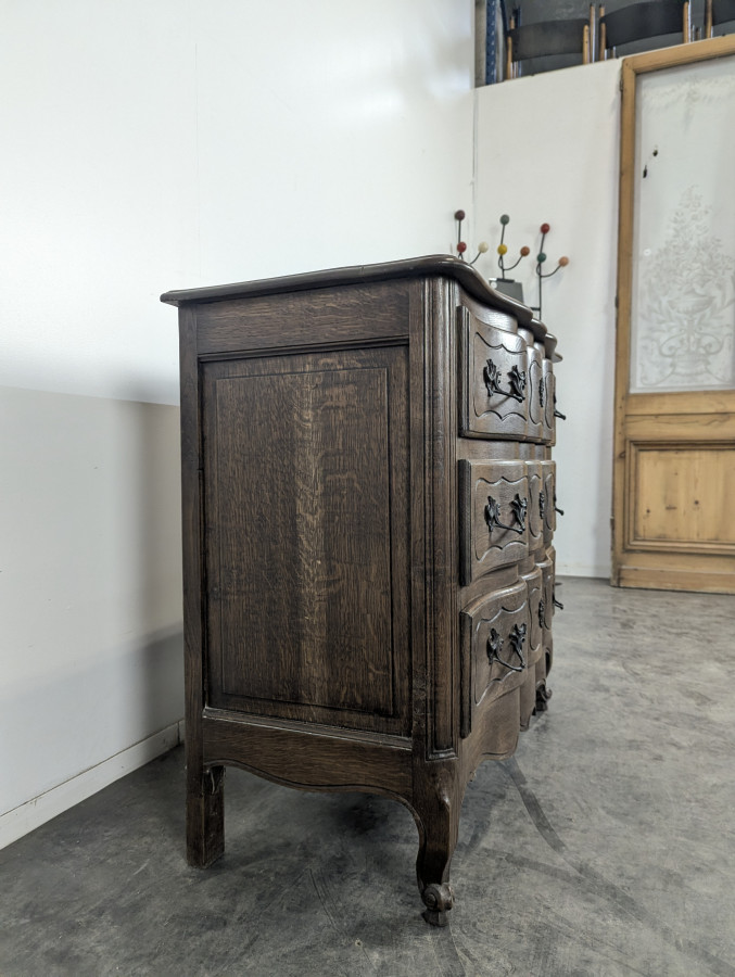 Commode arbalète de style Louis XV néo rustique en chêne