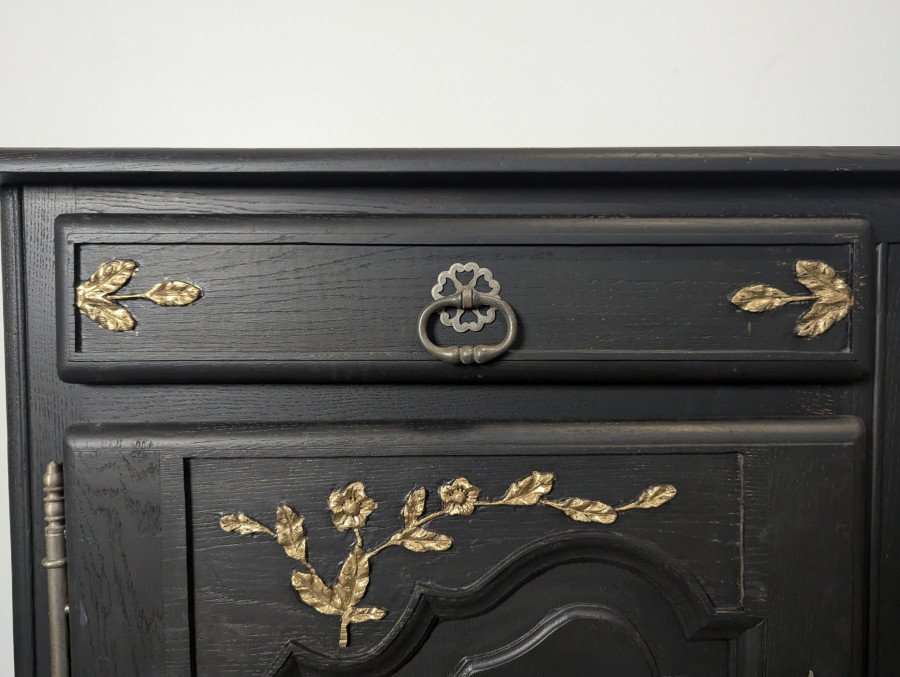 Enfilade rustique réchampie noir et or