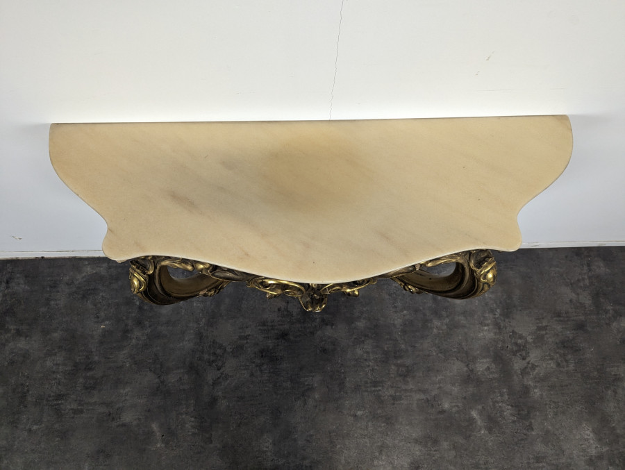 Console en bois doré de style Louis XV