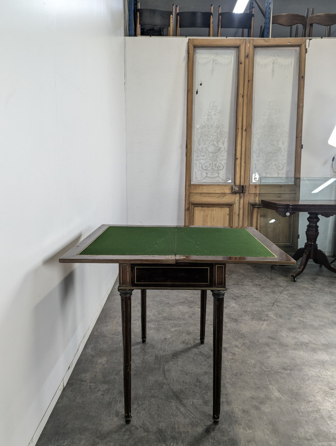 Table à jeux coiffeuse secrétaire de style Louis XVI en acajou