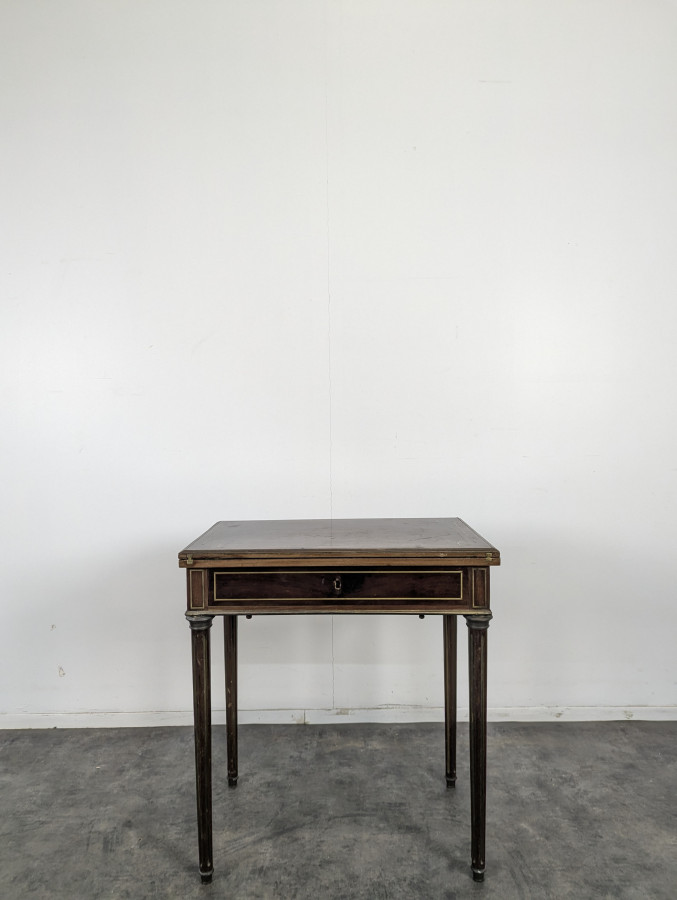 Table à jeux coiffeuse secrétaire de style Louis XVI en acajou