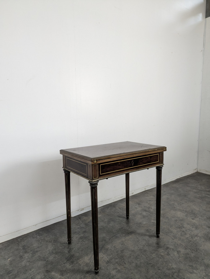 Table à jeux coiffeuse secrétaire de style Louis XVI en acajou