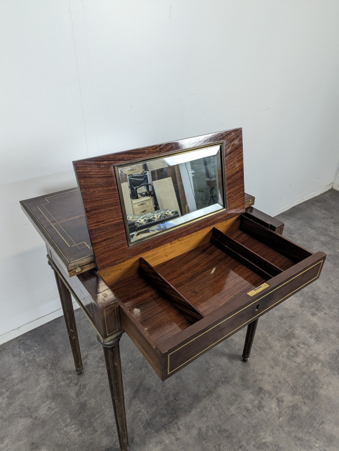 Table à jeux coiffeuse secrétaire de style Louis XVI en acajou