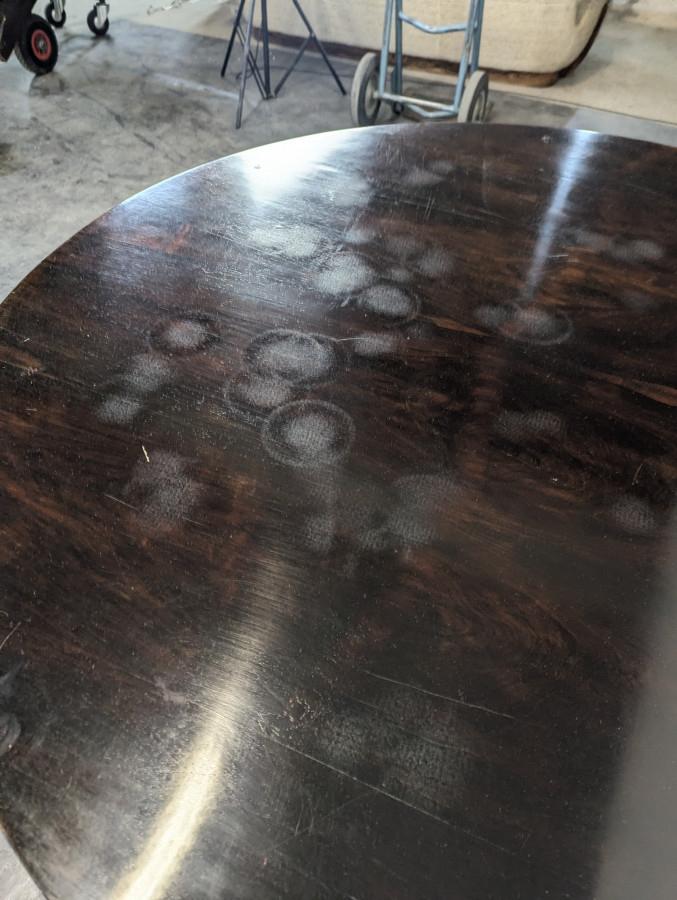 Table guéridon anglais à plateau basculant en acajou fin XIX ème