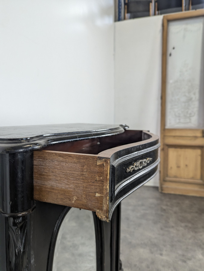 Meuble d'appui Napoléon III en bois noirci