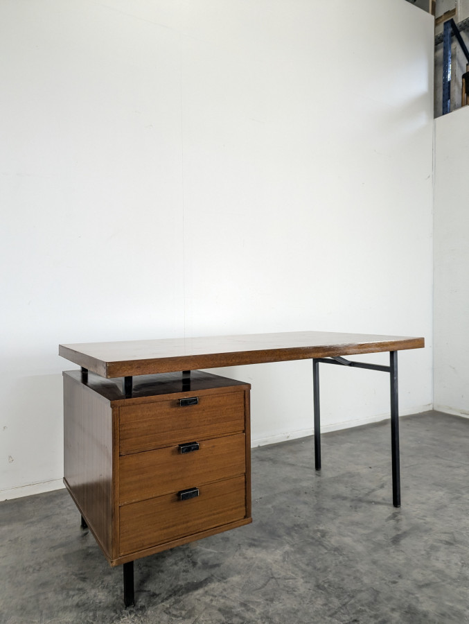 Bureau à caisson de Jacques Hitier édité par Charron
