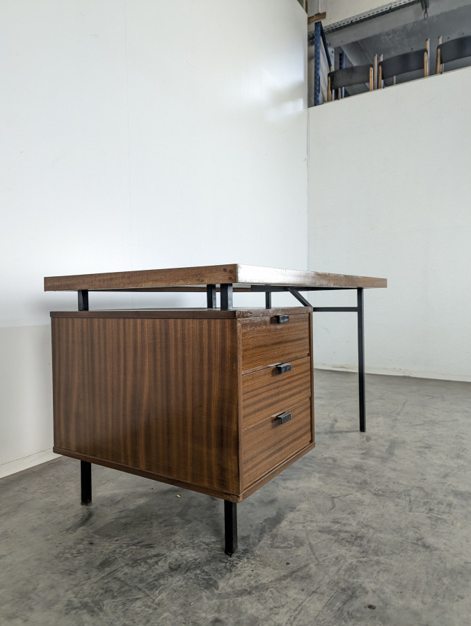 Bureau à caisson de Jacques Hitier édité par Charron