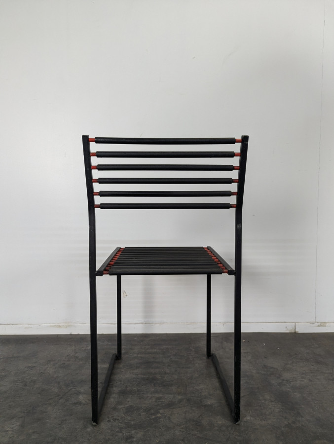 Série de 4 chaises style Memphis