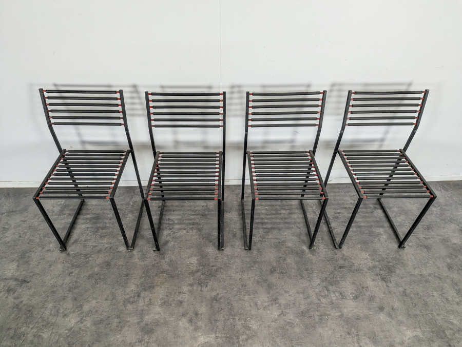 Série de 4 chaises style Memphis