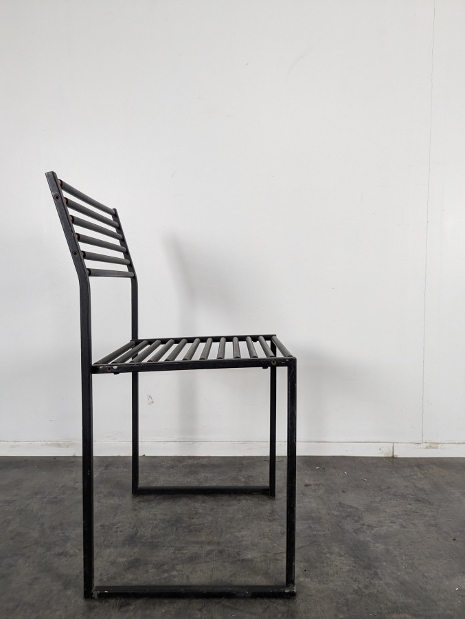 Série de 4 chaises style Memphis