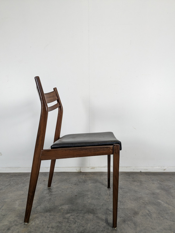 Série de 4 chaises scandinaves en teck